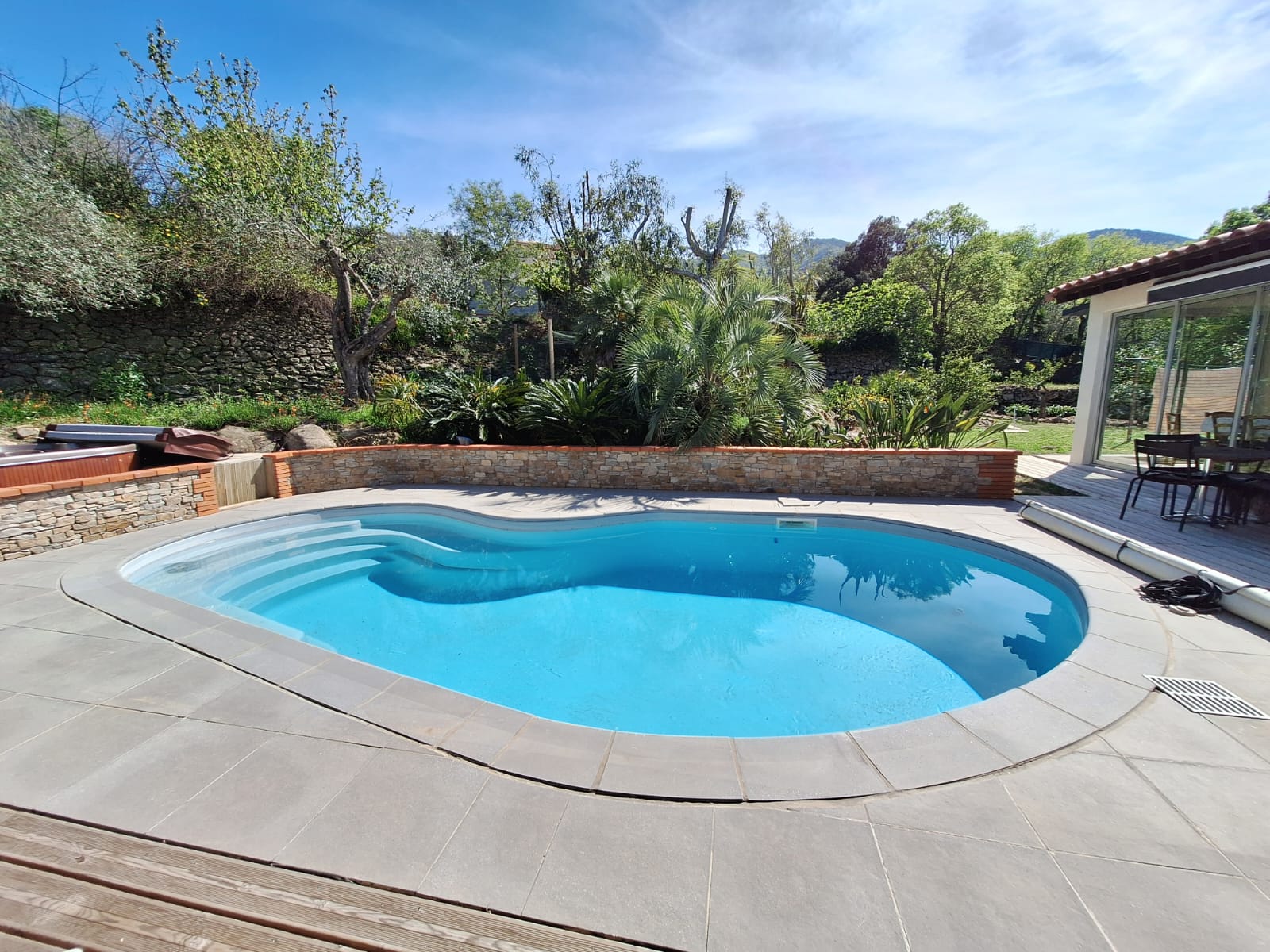 Baignade en piscine chauffée — séjour de rêve proche Collioure et Argelès